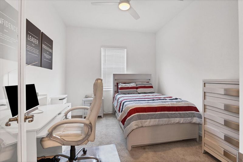 Office/Additional sleep space with double bed
