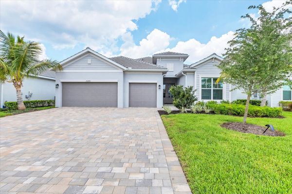 Beautiful home in Heritage Landing Golf Resort with private pool overlooking golf course