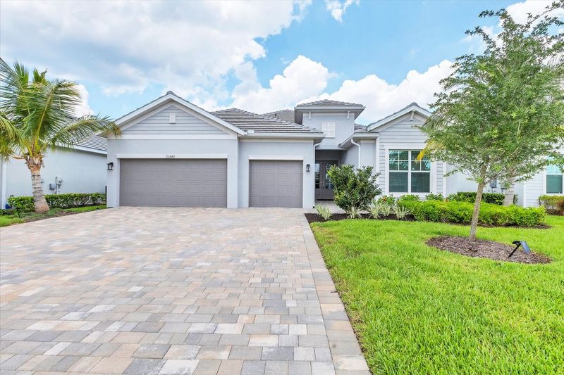 Beautiful home in Heritage Landing Golf Resort with private pool overlooking golf course
