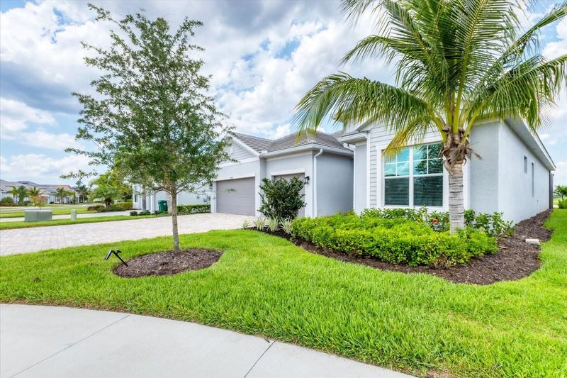Beautiful home in Heritage Landing Golf Resort with private pool overlooking golf course