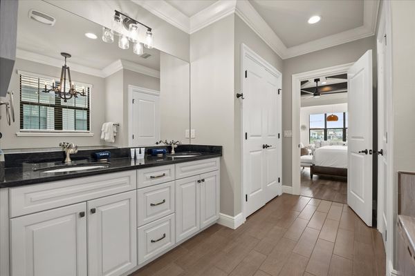 The en-suite bathroom has a walk-in shower