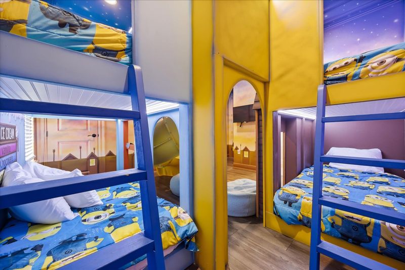 Kids themed bedroom