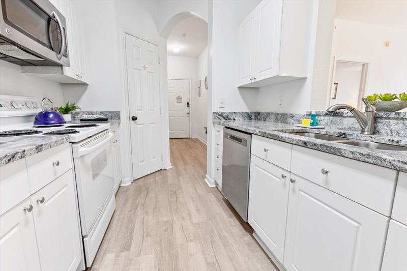Kitchen (Angle)
