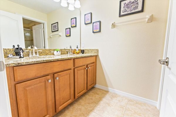 Hall Bathroom 2, Upstairs