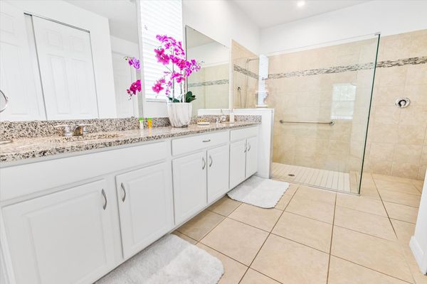 Master King Bathroom 1, Downstairs
Shower