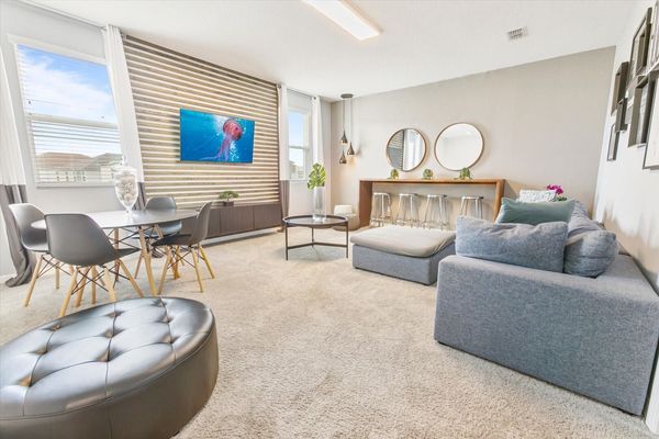 Loft
55" Roku TV