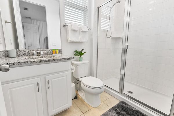 Queen Suite Bathroom 2, Upstairs
Shower