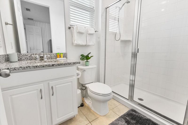 Queen Suite Bathroom 2, Upstairs
Shower