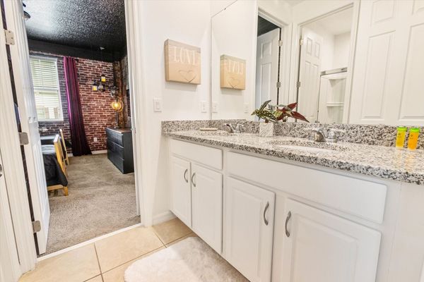 Jack N Jill Bathroom 3, Upstairs