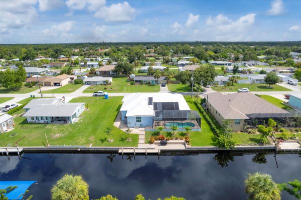Gorgeous Englewood Waterfront Home With Private Pool (Boat lift not available)
