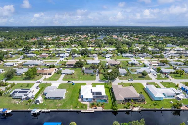 Gorgeous Englewood Waterfront Home With Private Pool (Boat lift not available)
