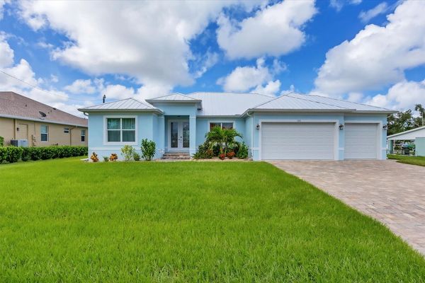 Gorgeous Englewood Waterfront Home With Private Pool