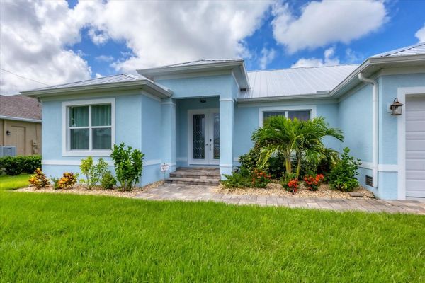 Gorgeous Englewood Waterfront Home With Private Pool