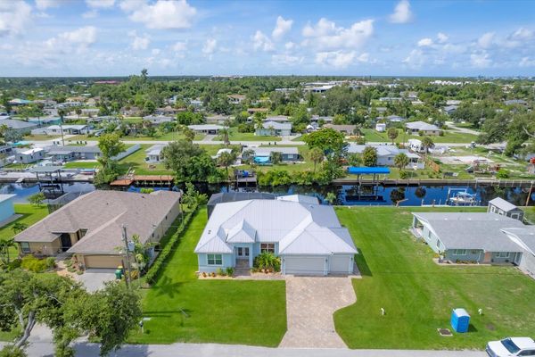 Gorgeous Englewood Waterfront Home With Private Pool