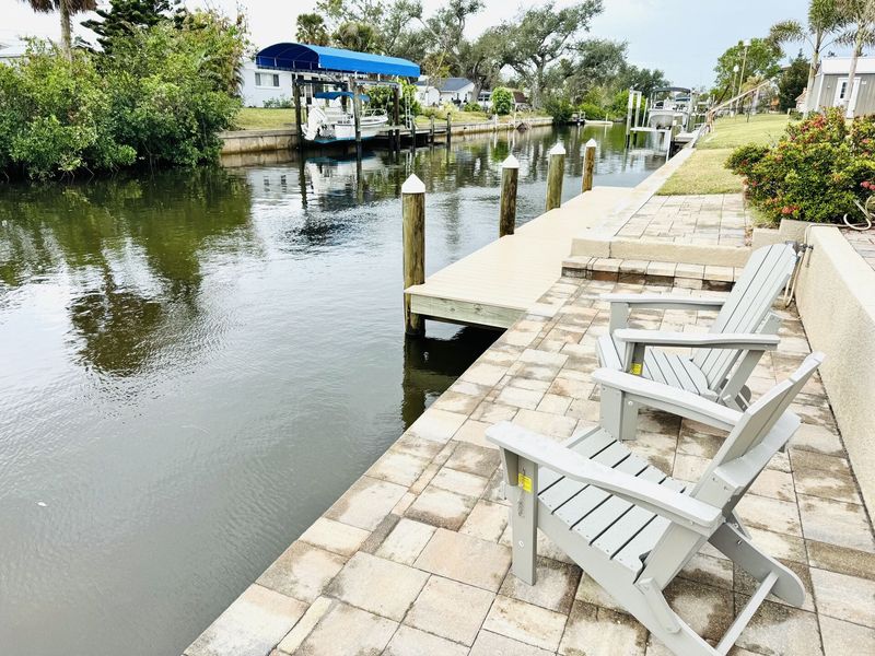(Boat lift not available)