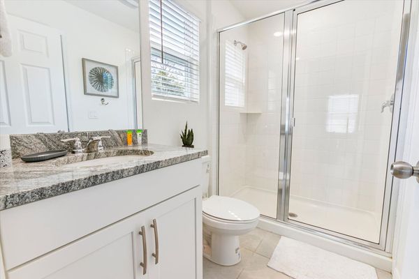 Shared Bathroom 2
Shower