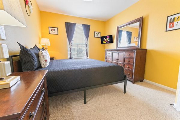 Master King Bedroom 1(Angle)
32" Roku TV