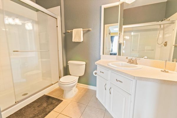 Master King Bathroom 1
Shower