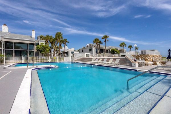 Large community pool overlooking Venice Beach and the Gulf