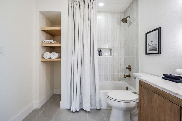 Bathroom 2 (Ensuite & Shared)