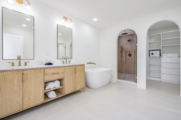 Mater Bathroom (Ensuite)