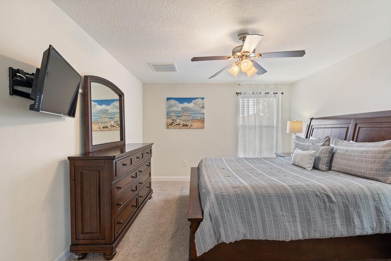 Master King Bedroom 1 (Angle) 32" TV