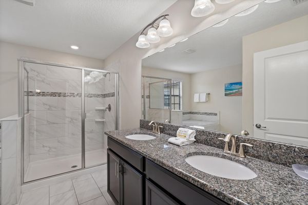 Master King Bathroom 1 Upstairs