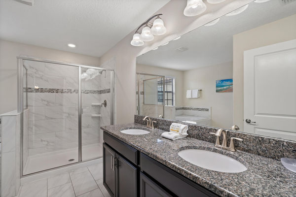 Master King Bathroom 1 Upstairs