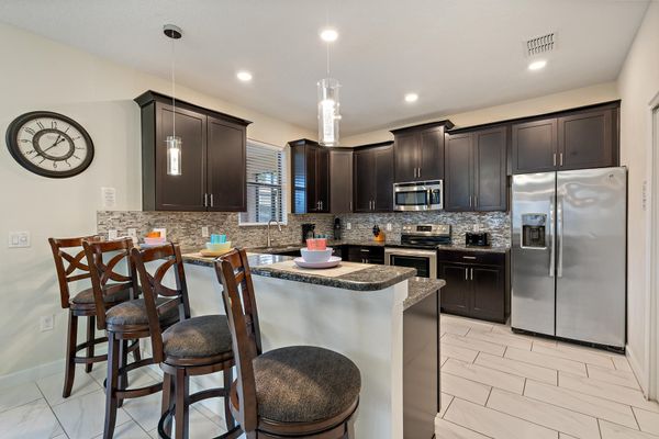 Breakfast Bar/Kitchen