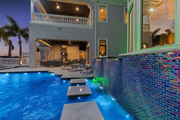 Enjoy the pool at night time with your loved ones