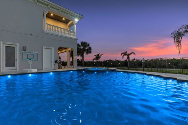 Enjoy the pool at night time with your loved ones