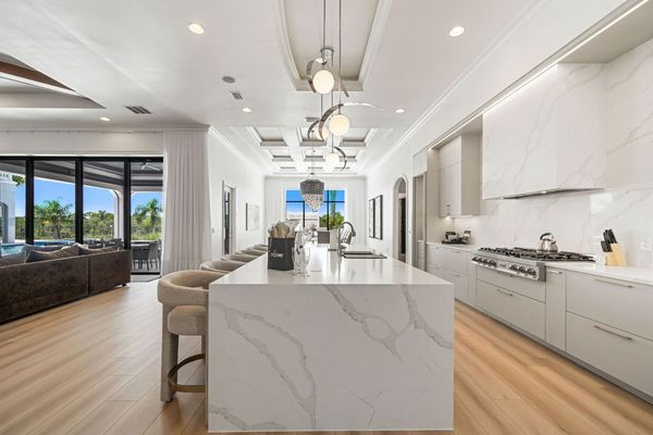 This dream kitchen will certainly be a favorite for those who love to cook