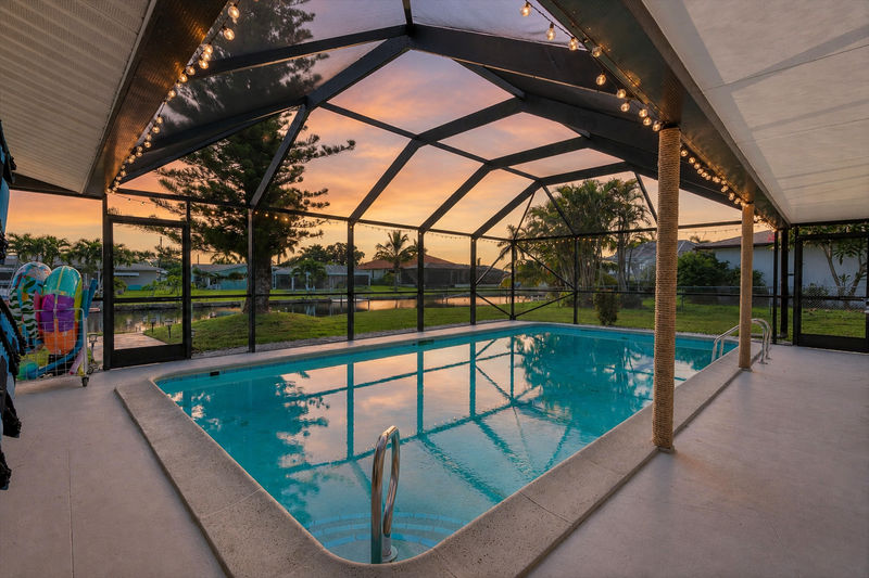 Beautiful 3 bedroom, 2 bathroom waterfront Cape Coral home with private pool