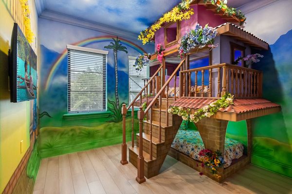 The kids will love the themed bedroom, creatively decorated to spark their imagination and provide a fun-filled retreat.