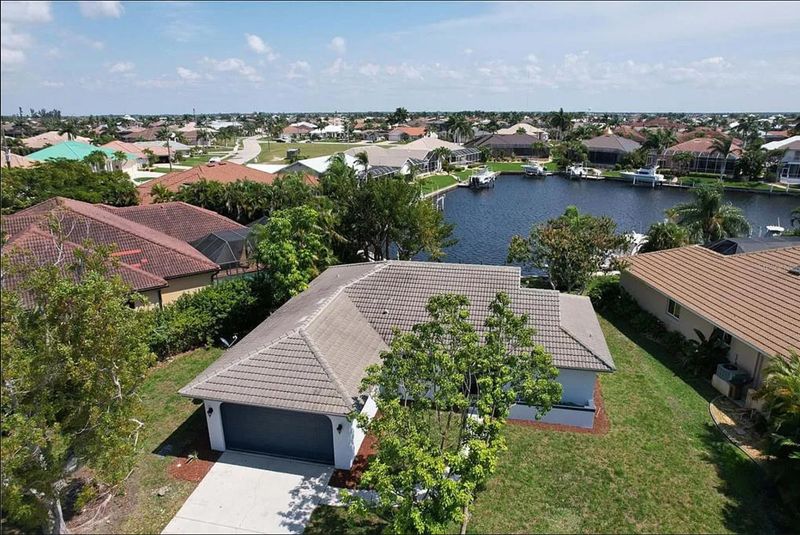 Beautiful 3 bedroom, 2 bathroom waterfront home in Punta Gorda
