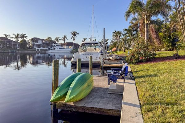 Boat dock and kayaks. Boat dock is 14' x 7' (Boat lift not available)
