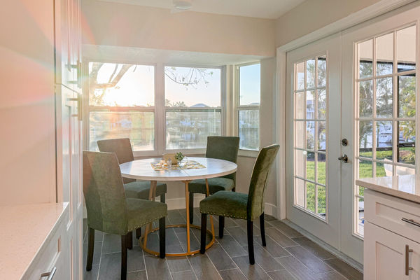 Kitchen nook over looking the canal. Kitchen table seats 4