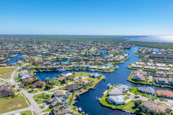 Beautiful 3 bedroom, 2 bathroom waterfront home in Punta Gorda