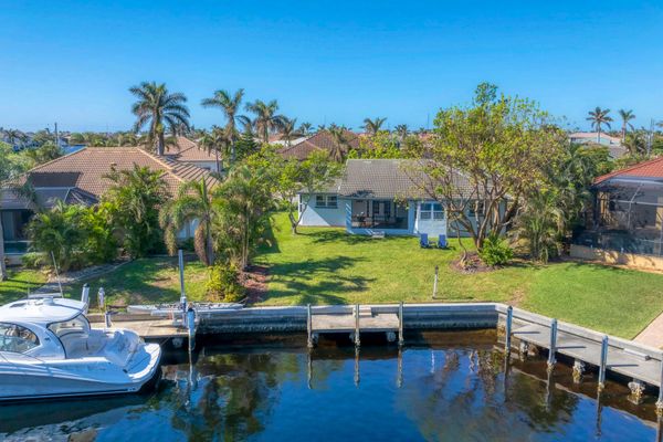 Beautiful 3 bedroom, 2 bathroom waterfront home in Punta Gorda (Boat lift not available)