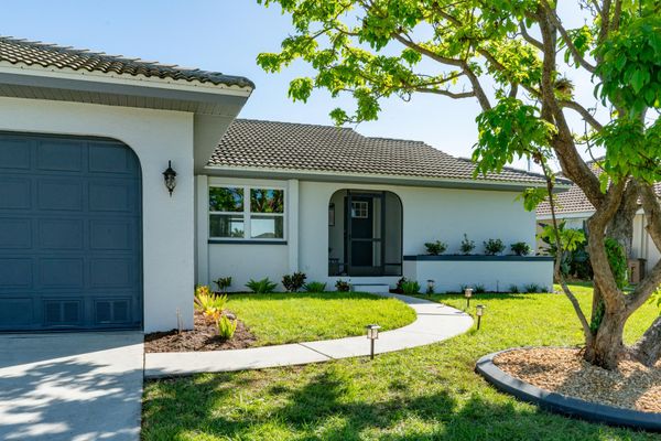 Beautiful 3 bedroom, 2 bathroom waterfront home in Punta Gorda