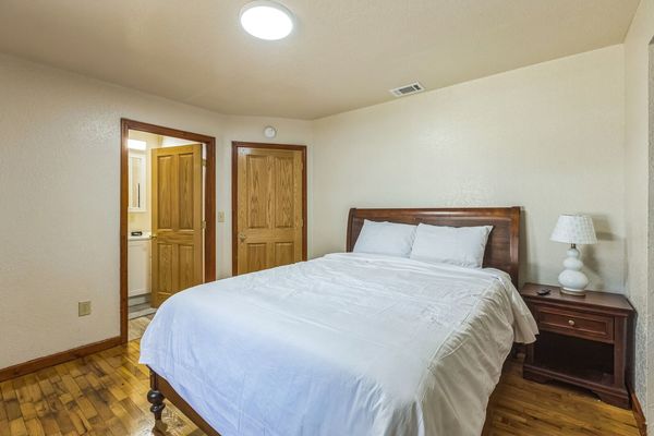 Master  Bedroom