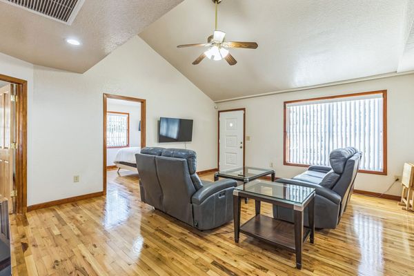 Living Rom with large window