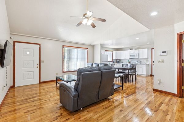 Living Rom with vaulted ceilings