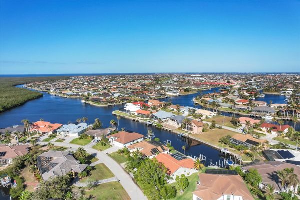 Beautiful 3 bedroom, 3 bathroom waterfront home with private pool in Punta Gorda, FL (Boat lift not available)