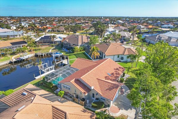 Beautiful 3 bedroom, 3 bathroom waterfront home with private pool in Punta Gorda, FL (Boat lift not available)