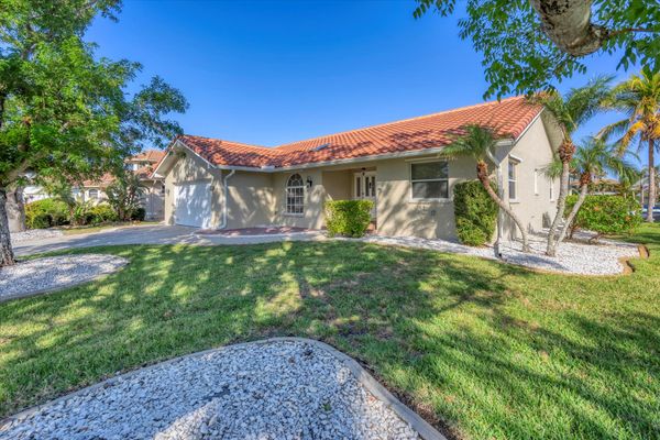 Beautiful 3 bedroom, 3 bathroom waterfront home with private pool in Punta Gorda, FL