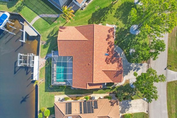 (Boat lift not available)