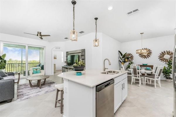 Gorgeous 3 bedroom, 2 bathroom condo in Heritage Landing Golf and Country Club