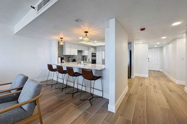 Kitchen Bar Seating for 4