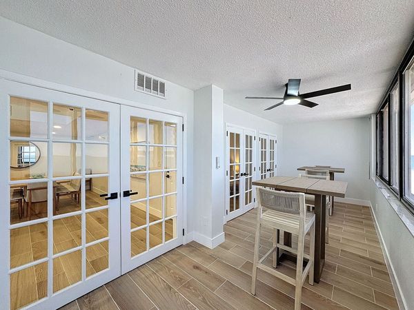 Enclosed Balcony with seating for 4